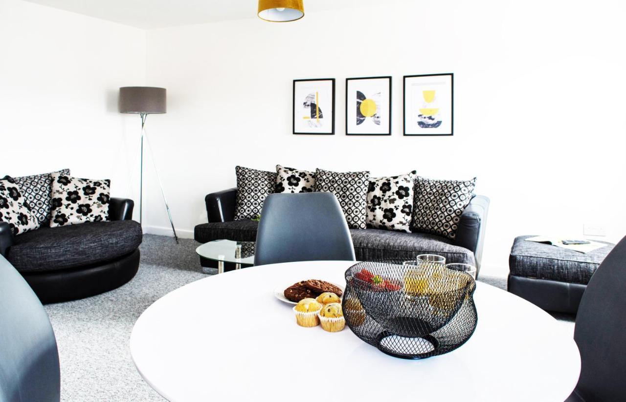2 Bedroom Apartment Leamington Spa Hosted By Golden Key Lillington  Exterior photo